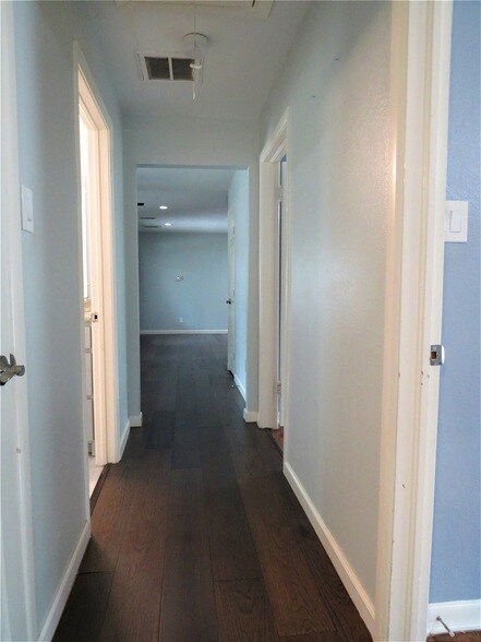 Building Photo - 1026 Thomas St