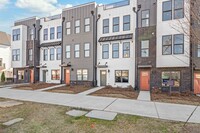 Building Photo - 3 Bedroom Townhome in LoSo!