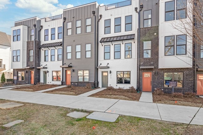 Primary Photo - (Move-in Special) 3 Bedroom Townhome in LoSo!