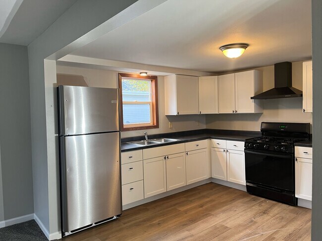 Building Photo - 316 Burr Oak Ave