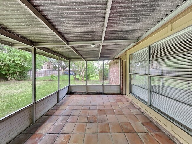Building Photo - 16627 Blackhawk Blvd