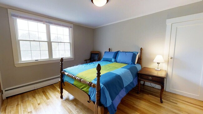 Building Photo - 7 Warren St