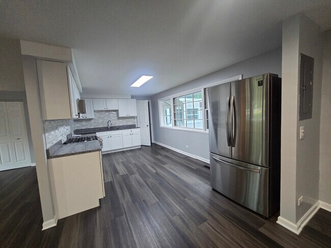 Building Photo - 1430 Hartmann Dr