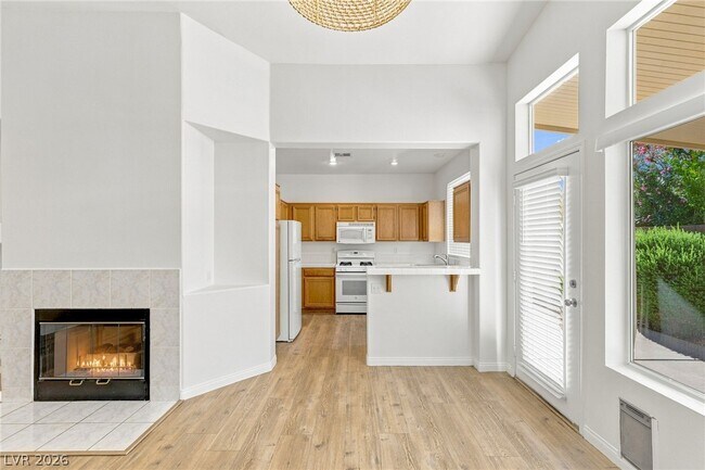 Building Photo - 10521 Angel Dreams Ave
