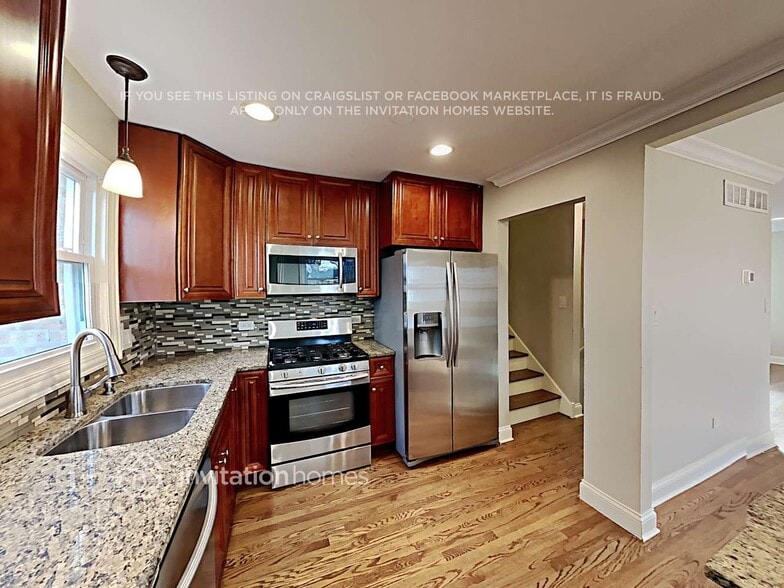 Building Photo - 2436 George St