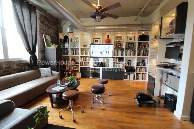 Building Photo - 172 Haynes St SW