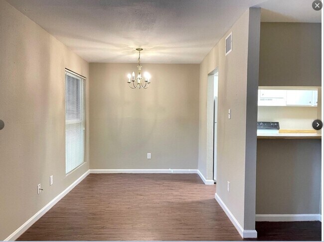 Building Photo - 2200 Cypress Landing Rd