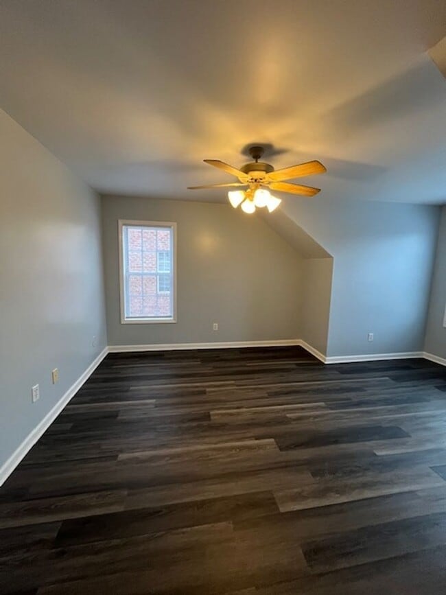 Building Photo - Comfortable and Convenient 3 Bedroom Townhome in Wilmington, NC