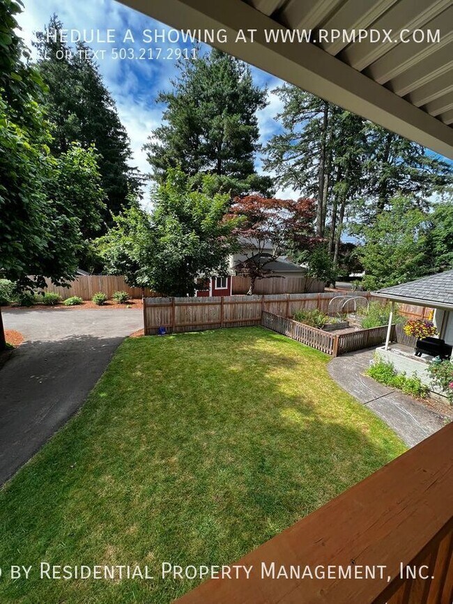 Building Photo - 9810 SW 55th Ave