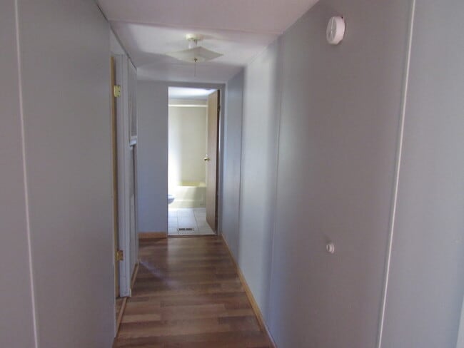 Building Photo - 104 Herald Pl