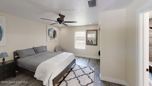 Building Photo - 3015 Marshall Dr