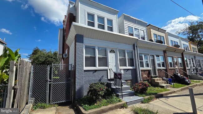 Primary Photo - 5725 N Lawrence St