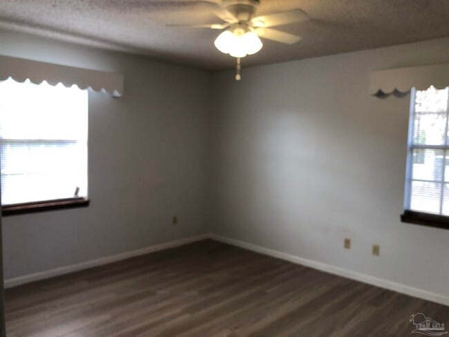 Building Photo - 2015 Frontera St