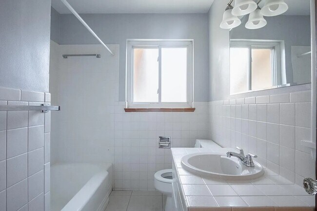 Building Photo - Charming Platt Park Home!