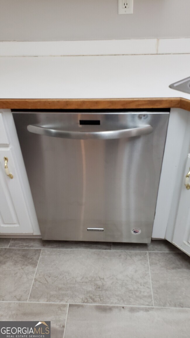 Building Photo - 630 Red Fox Ln