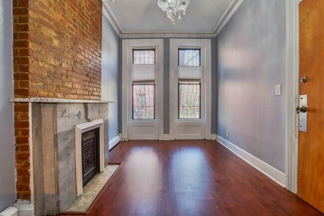 Building Photo - 291 8th St