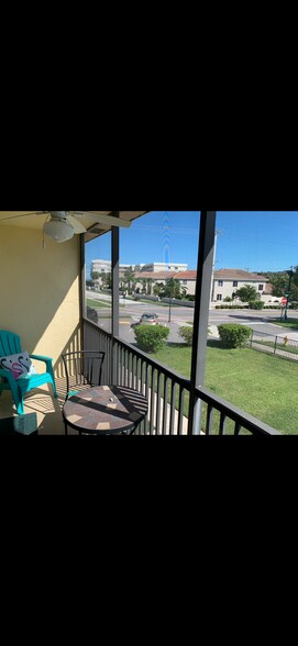 Building Photo - 7101 Ridgewood Ave