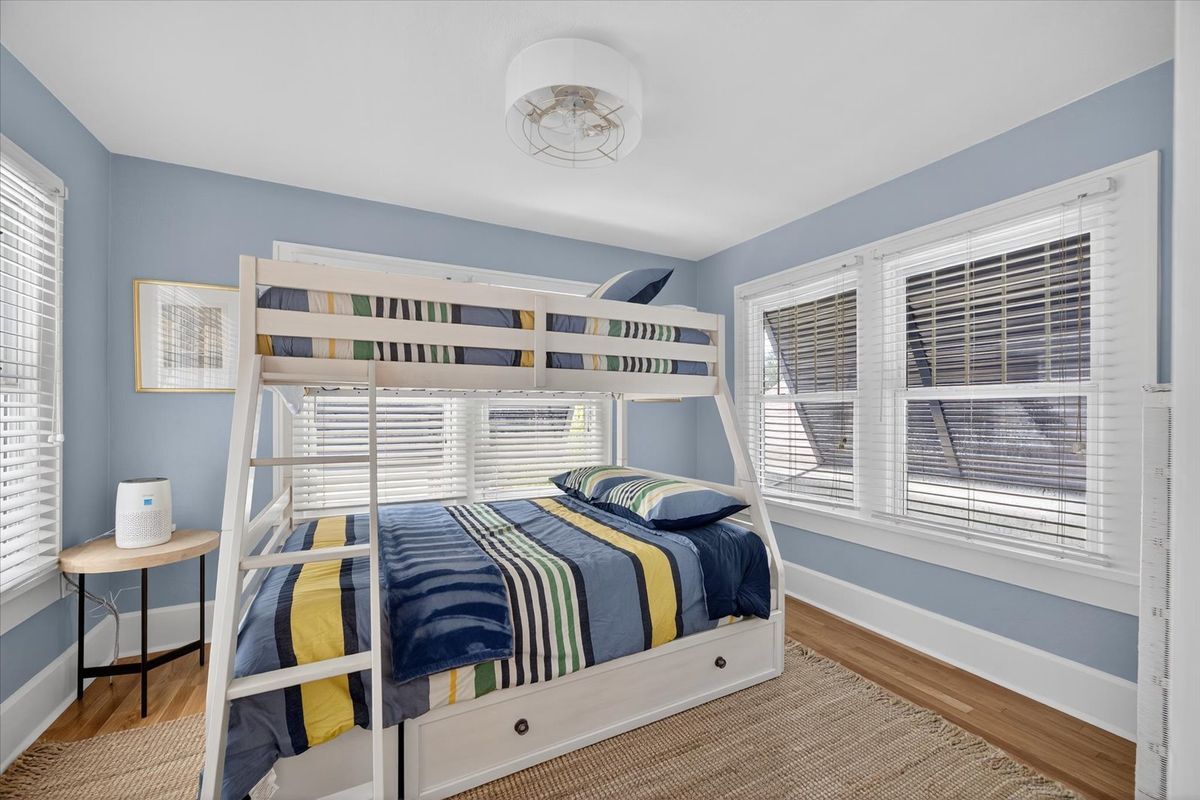 Building Photo - 221 13TH Ave