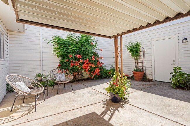 Building Photo - 7235 Cinnamon Cir