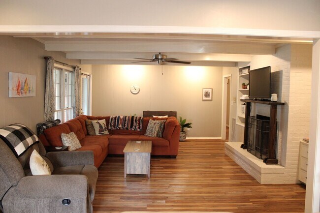 Building Photo - Home for Rent in Montgomery