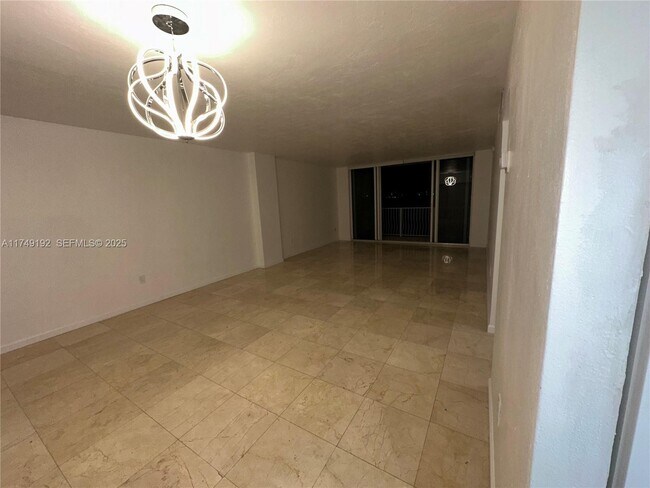 Building Photo - 10350 W Bay Harbor Dr