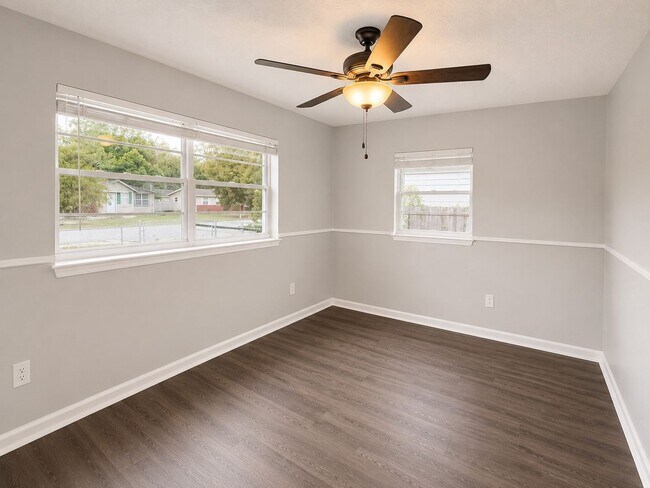 Building Photo - Adorable 2 bedroom 1 bath home with flex space in Lake Mary!