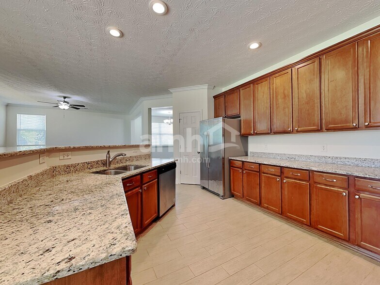 Building Photo - 76 Parkmont Ct