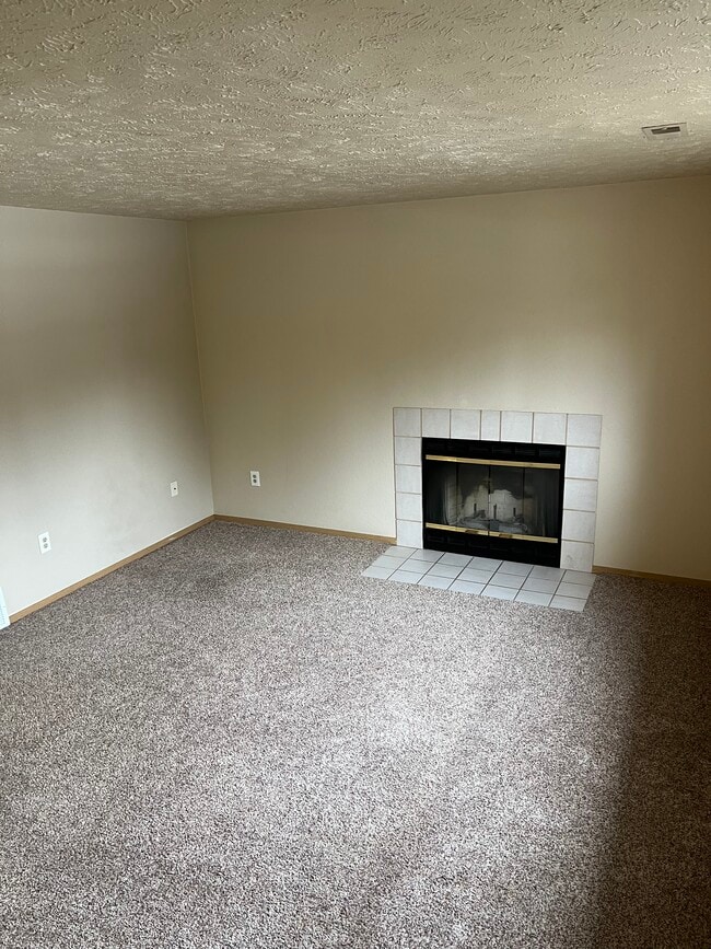 Building Photo - 12521 N Fairwood Dr