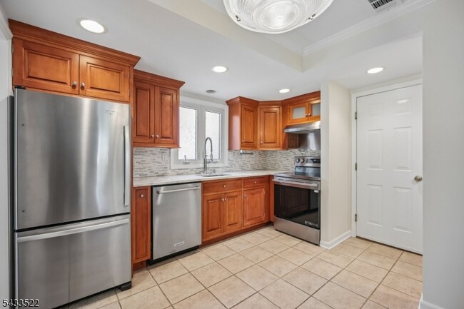 Building Photo - 5E Somerset Hills Village