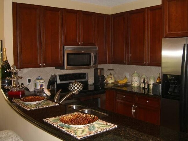 Building Photo - 1253 Piazza Antinori