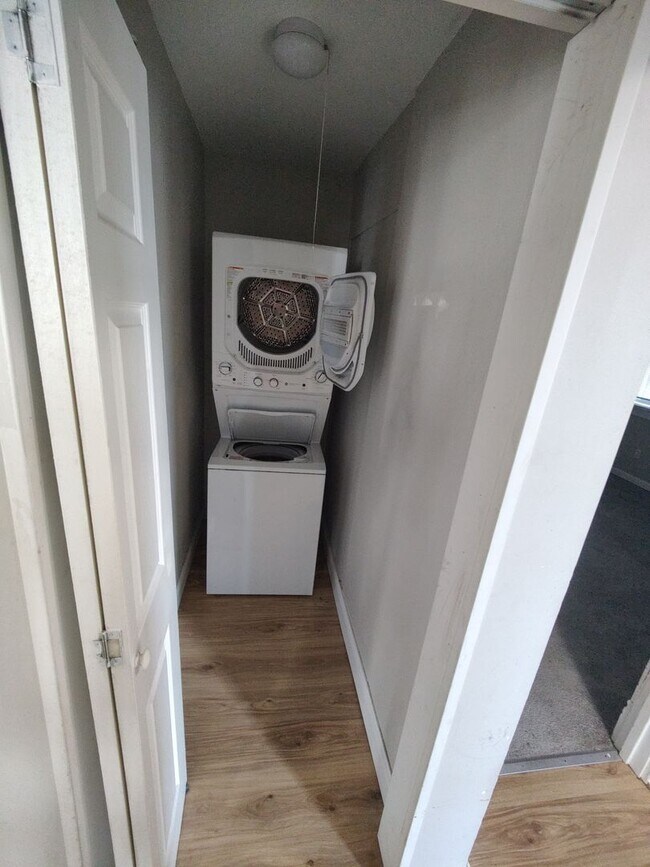 Building Photo - 2220 S 9th St