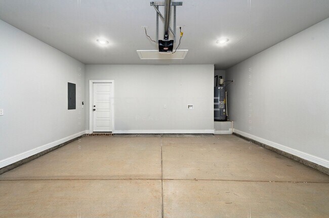 Building Photo - 14578 Dayton Cir