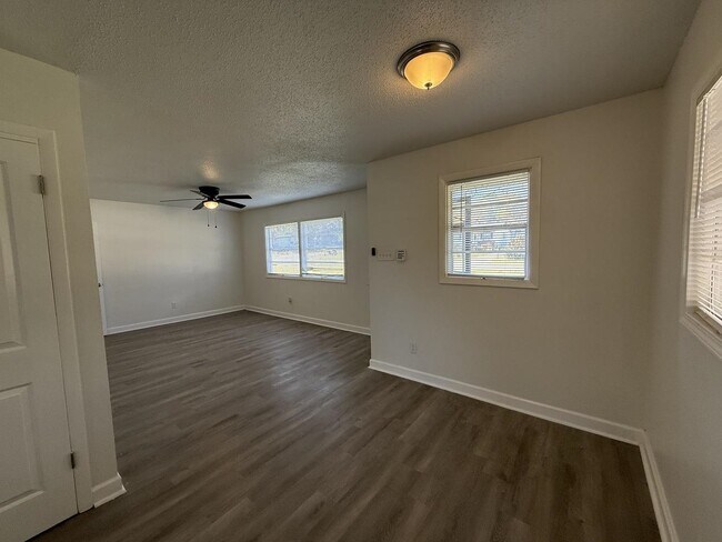 Building Photo - 4900 Berta Rd