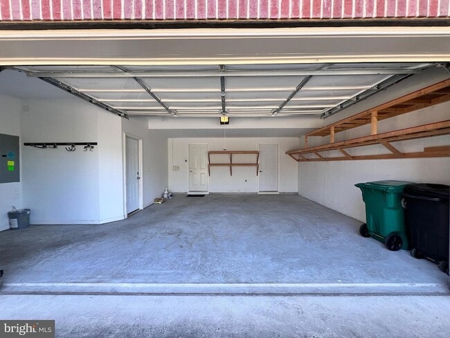 Building Photo - 376 Parkview Ave