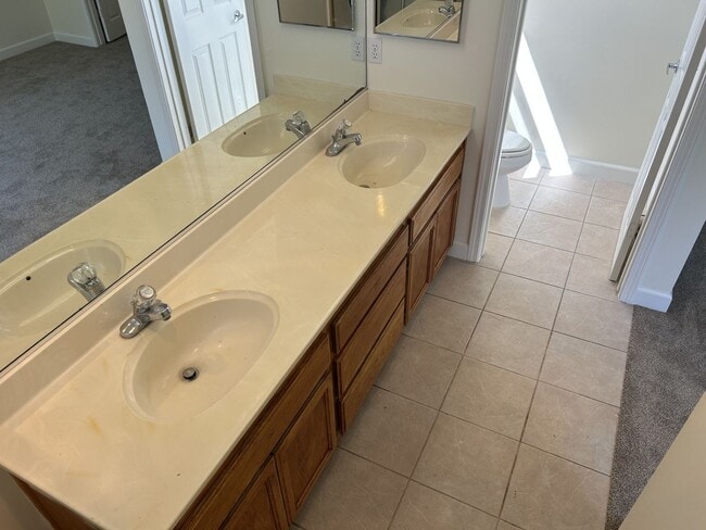 Building Photo - 597 Canvasback Ct