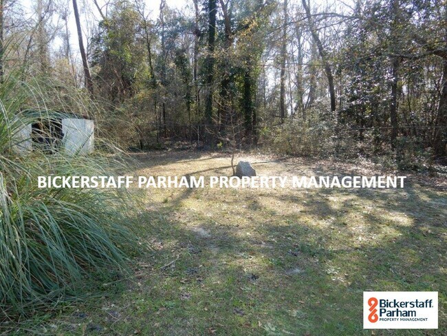 Building Photo - Brick Home Located Off Of Schatulga Rd! Wi...