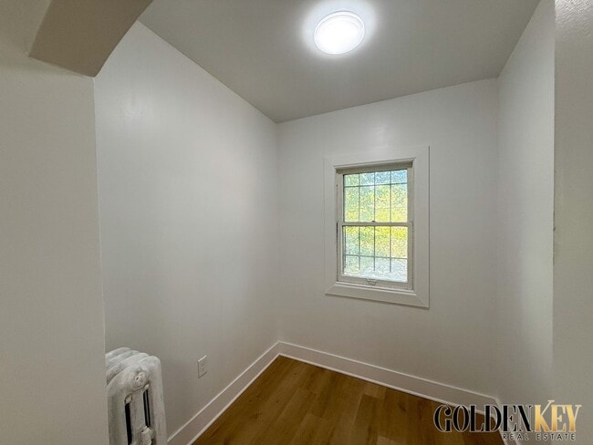Building Photo - Beautifully redone large 3 bedroom home!