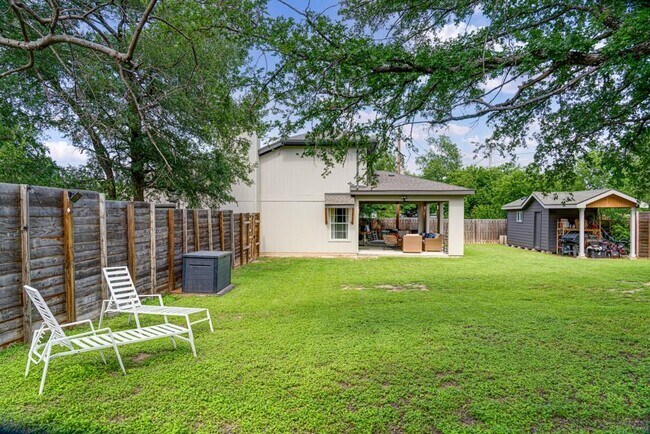 Building Photo - 1409 Lantern Light Dr
