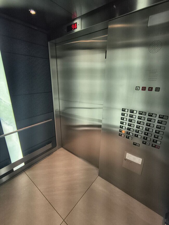 Building Photo - 1BD/1BATH Condo Available in Pacific Park Plaza