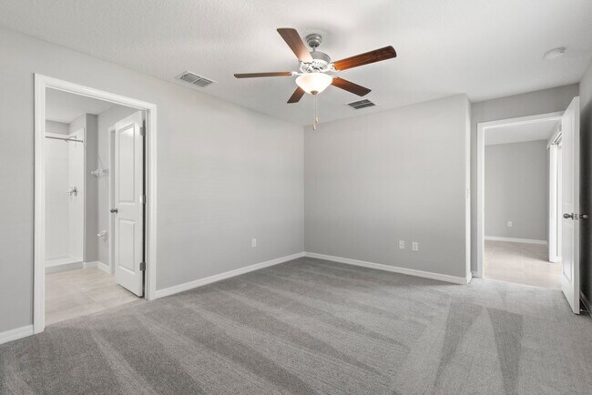 Building Photo - LIKE NEW Home for Rent in Cypress Mill!