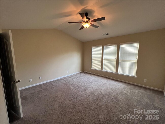 Building Photo - 10010 Blakeney Preserve Dr