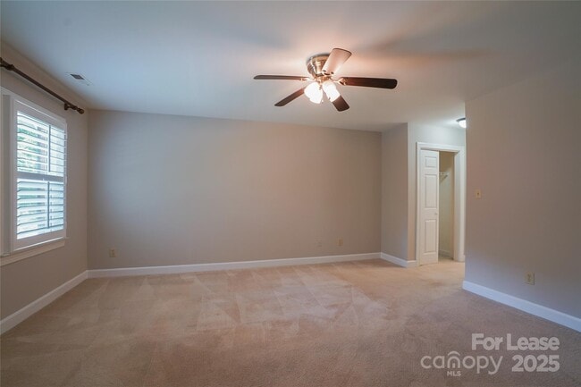 Building Photo - 6932 Foxglove Dr