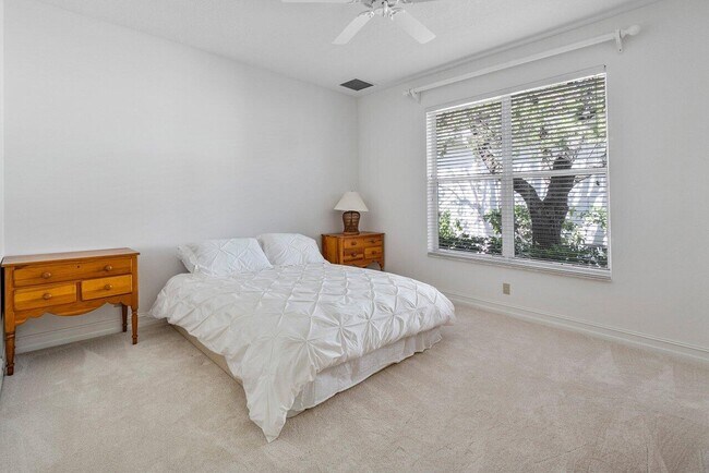 Building Photo - 1009 Grand Isle Terrace