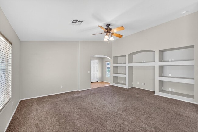 Building Photo - Spacious Gilbert Corner Lot Rental with 4 Bedrooms, Vaulted Ceilings & Private Backyard Retreat
