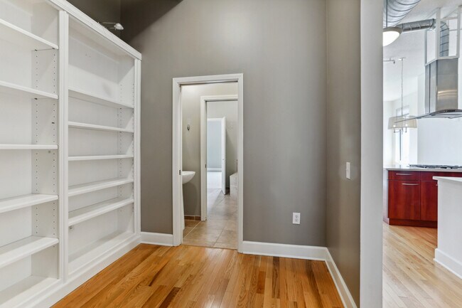 Building Photo - 3820 Roswell Rd NE