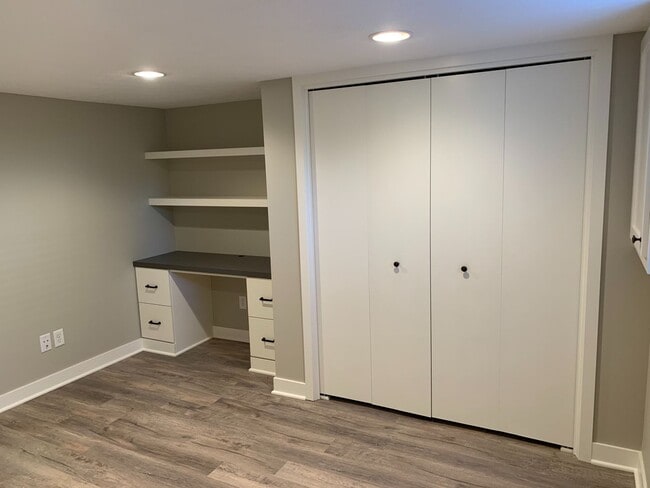 Building Photo - Completely remodeled 4 bedroom home! Hudsonville Schools