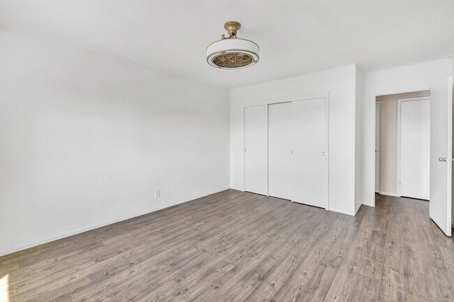Building Photo - 25 Cartright St
