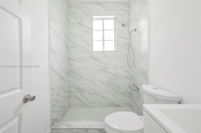 Building Photo - 1563 SW 2nd St