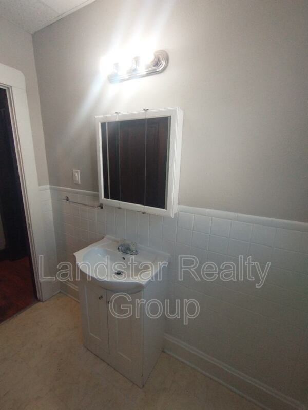 Building Photo - 1508 Sale Ave