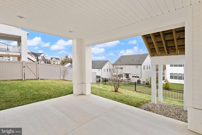 Building Photo - 857 N Manchester St